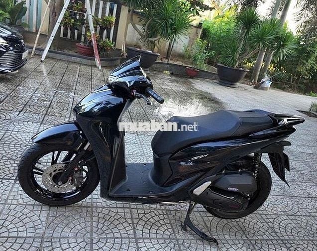 Lên đời 350 nên cần ra đi em SH 150