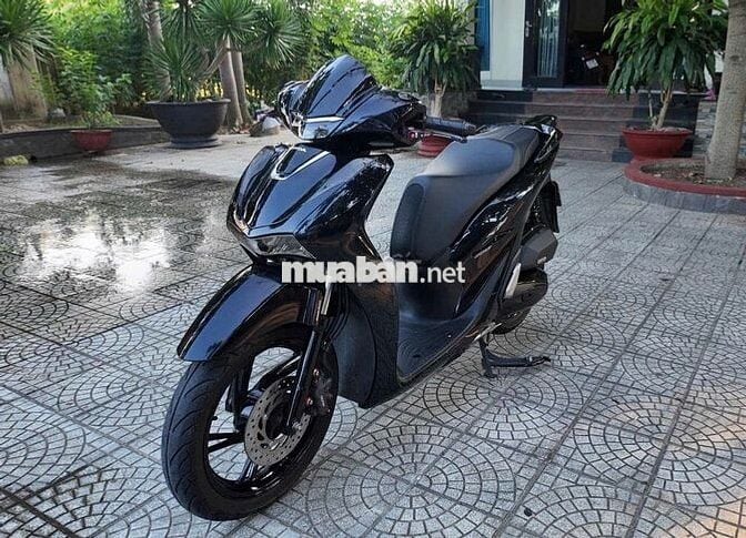 Lên đời 350 nên cần ra đi em SH 150