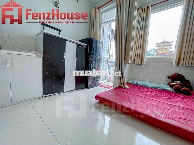 Cho thuê phòng BAN CÔNG tại Đoàn Văn Bơ p.18 Q4