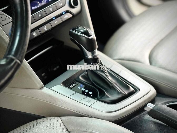 Hyundai Elantra GLS 1.6AT 2017 siêu đẹp
