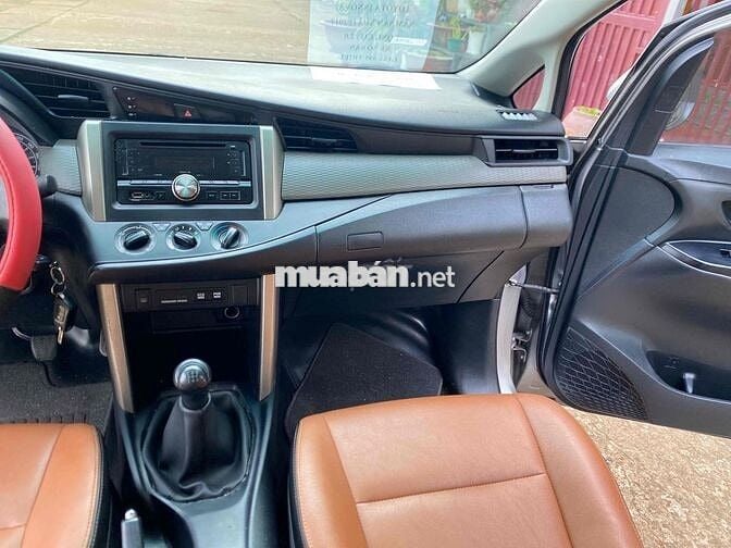 Toyota Innova 2017 2.0E số sàn 1 chủ