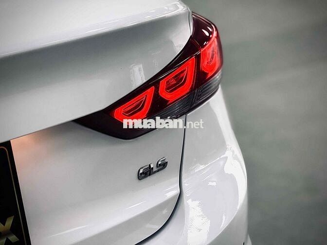 Hyundai Elantra GLS 1.6AT 2017 siêu đẹp