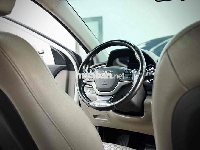 Hyundai Elantra GLS 1.6AT 2017 siêu đẹp