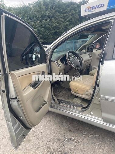 Toyota Innova 2014 2.0E - 186000 km