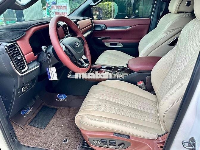 Ford Everest Titanium Plus Trắng 10000 km