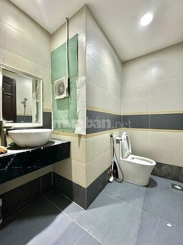 Ann share nguyên tầng 1 nhà riêng chỉ cho 1 nữ thuê, giá tốt  