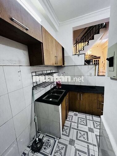 Cho thuê nhà 2 lầu 3 phòng ngủ hẻm 1/ phạm văn chiêu p14 GV giá 7.5tr