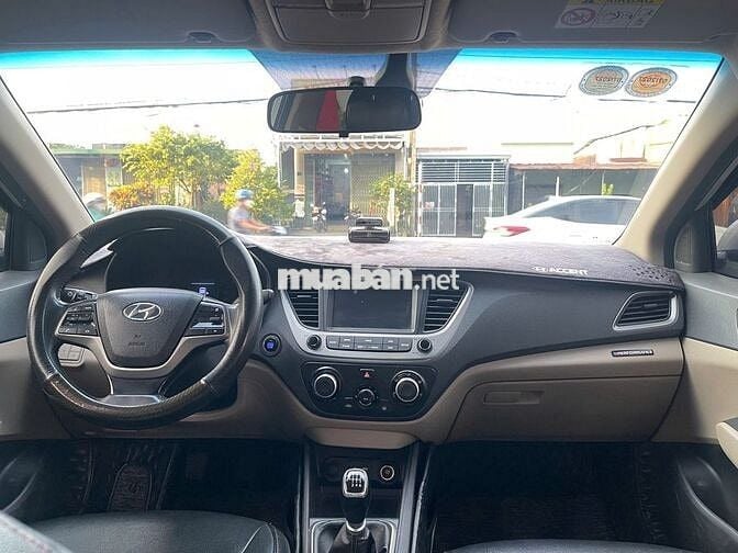 Hyundai Accent 2019 số sàn bản đủ
