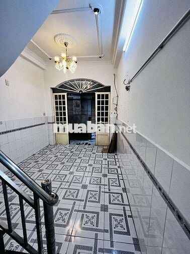 Cho thuê nhà 2 lầu 3 phòng ngủ hẻm 1/ phạm văn chiêu p14 GV giá 7.5tr