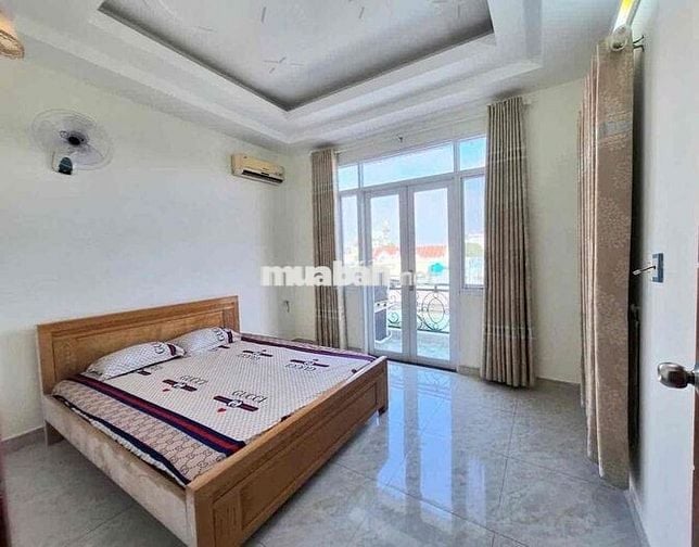 Nhà mặt tiền 4pn3wc 52m2 đường thạnh lộc 42 P TL