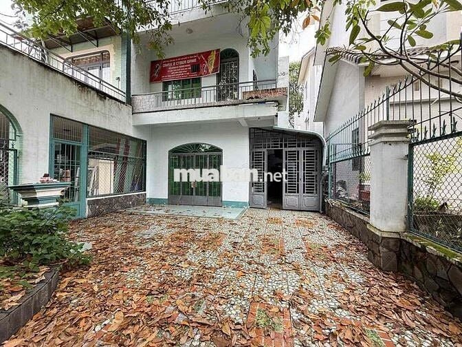 Cho thuê nhà mặt bằng  kinh doanh gần trường Đại Học Bình Dương