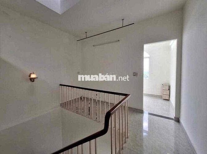 Nhà mặt tiền 4pn3wc 52m2 đường thạnh lộc 42 P TL