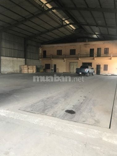 Cho thuê kho xưởng mặt tiền đg quốc lộ 1A Bình Tân DT 950m2 giá 90tr 