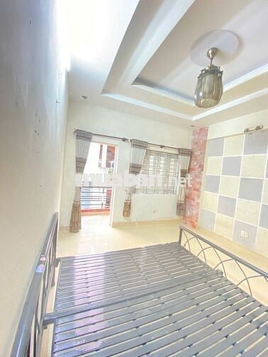 Phòng trọ 25m2 Trường Sa, Tân Bình gần chợ Phạm Văn Hai