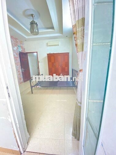 Phòng trọ 25m2 Trường Sa, Tân Bình gần chợ Phạm Văn Hai