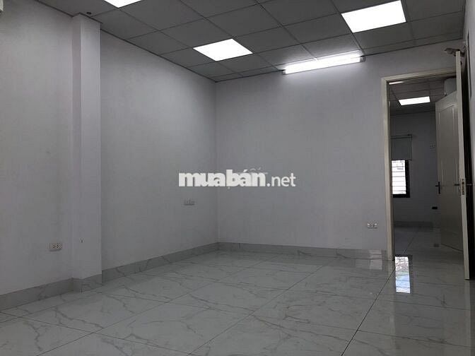 Cho thuê làm văn phòng kinh doanh mặt phố Dịch Vọng Hậu