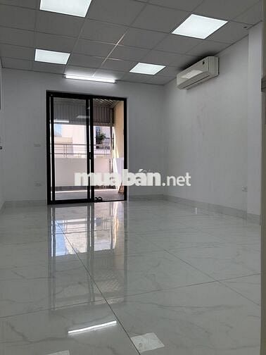 Cho thuê làm văn phòng kinh doanh mặt phố Dịch Vọng Hậu