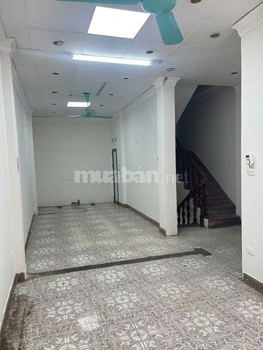 Chính chủ cho thuê nhà mặt phố số 136 Nguyễn Chí Thanh Đống Đa Hà Nội