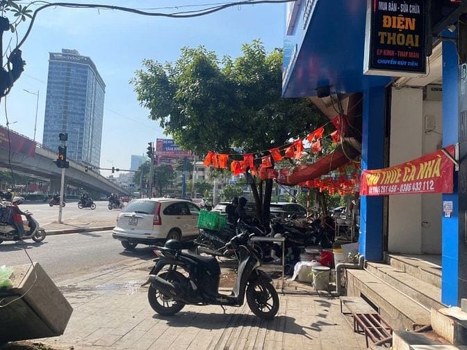 Chính chủ cho thuê nhà mặt phố số 136 Nguyễn Chí Thanh Đống Đa Hà Nội