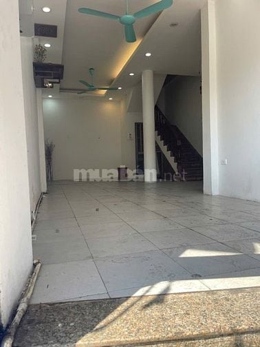 Chính chủ cho thuê nhà mặt phố số 136 Nguyễn Chí Thanh Đống Đa Hà Nội