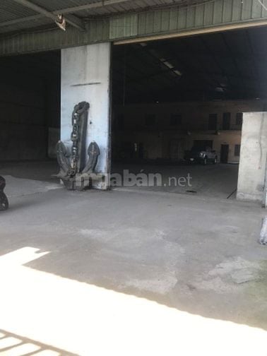 Cho thuê kho xưởng mặt tiền đg quốc lộ 1A Bình Tân DT 950m2 giá 90tr 