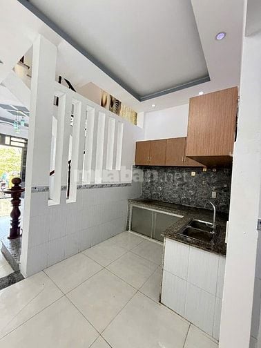 Bán nhà 2/ ngắn lê thị ngay hẻm cơm tấm vào DT: 4*10 1T+ 1 lầu