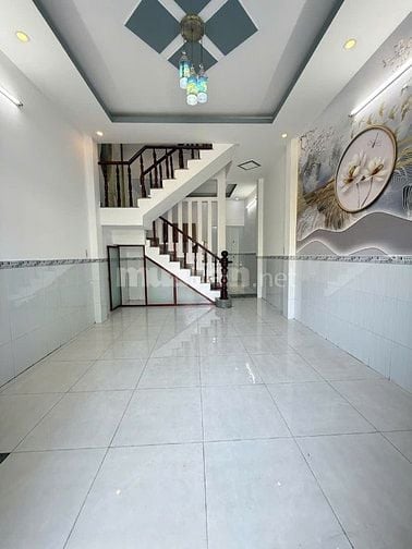 Bán nhà 2/ ngắn lê thị ngay hẻm cơm tấm vào DT: 4*10 1T+ 1 lầu