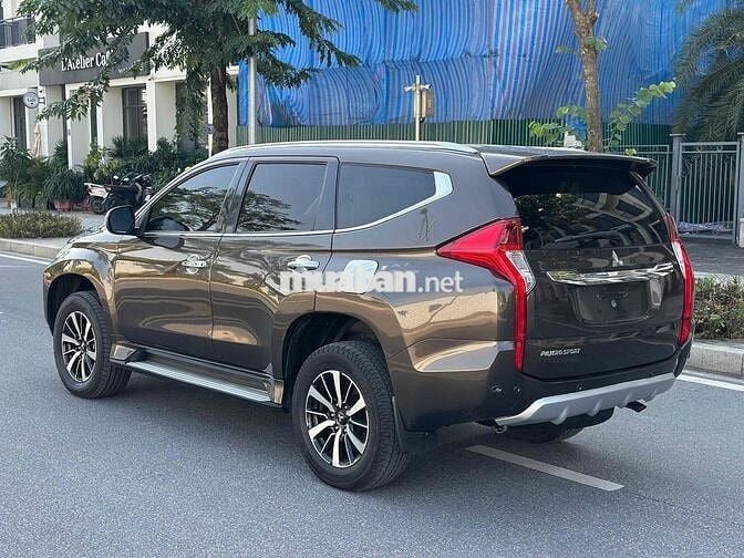 Mitsubishi Pajero Sport 2017 3.0V6 4x4 Xăng 2 Cầu