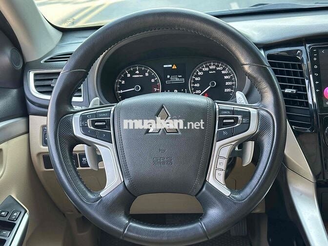 Mitsubishi Pajero Sport 2017 3.0V6 4x4 Xăng 2 Cầu