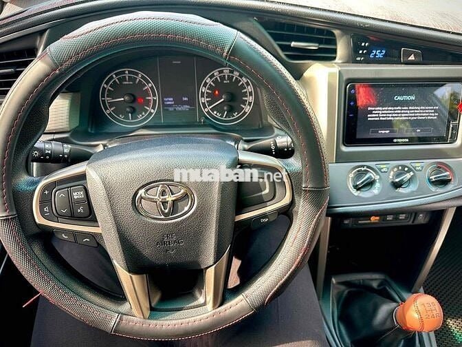 Toyota Innova 2020 2.0E - 69000 km