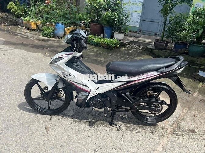 Yamaha Exciter 135 Trắng xuống áo máy êm ru