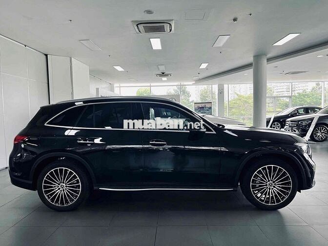 Cần bán GLC300 lướt chuẩn 1.000km