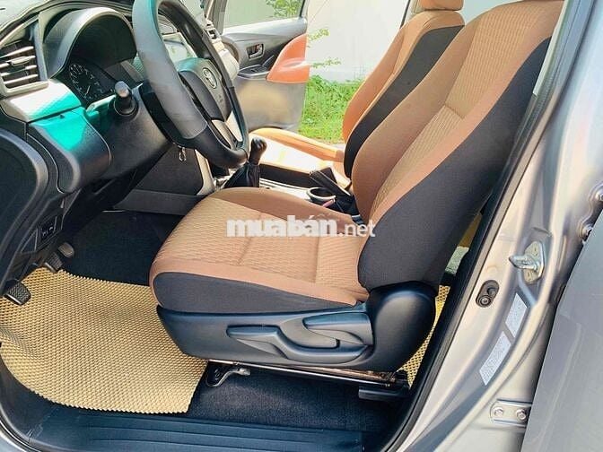 Toyota Innova 2017 2.0E - 140000 km