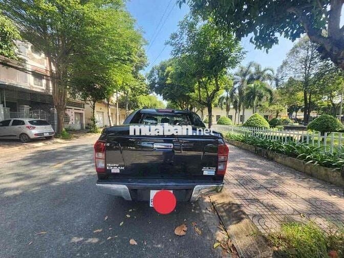 Isuzu D-Max 2015 2 cầu Đen