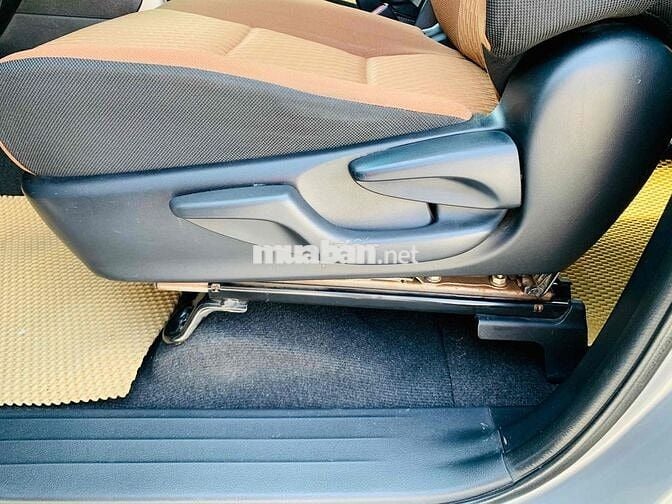 Toyota Innova 2017 2.0E - 140000 km