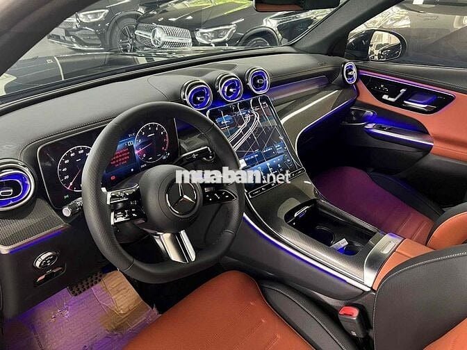 Cần bán GLC300 lướt chuẩn 1.000km