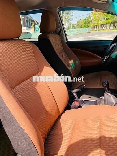 Toyota Innova 2017 2.0E - 140000 km