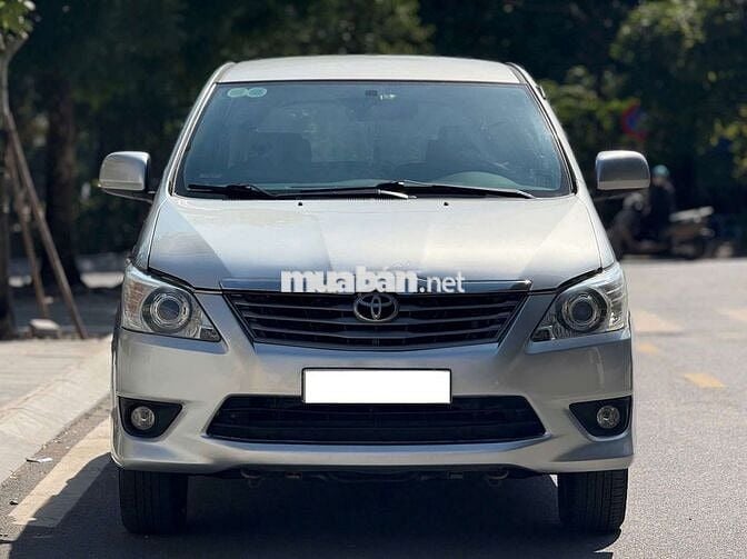 Toyota Innova 2013 2.0 G 100.000 km