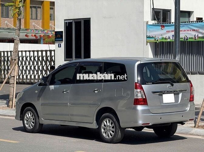 Toyota Innova 2013 2.0 G 100.000 km