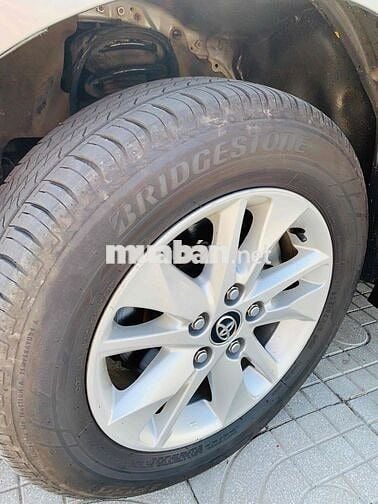 Toyota Innova 2017 2.0E - 140000 km