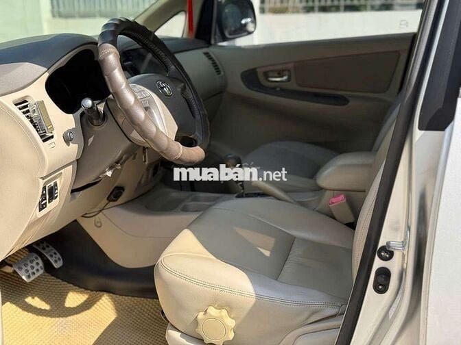 Toyota Innova 2013 2.0 G 100.000 km