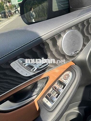 Mercedes-Benz GLC300 4Matic 2018 Model 2019