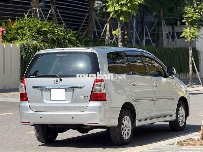 Toyota Innova 2013 2.0 G 100.000 km