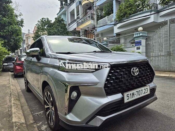 Veloz Cross (1.5L TOP) gia đình sử dụng mới 98%.