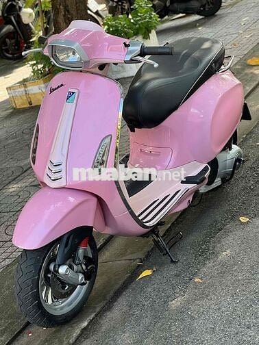 Vespa Sprint hồng cu te