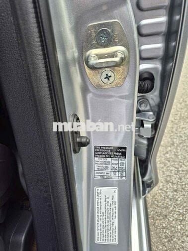 Veloz Cross (1.5L TOP) gia đình sử dụng mới 98%.