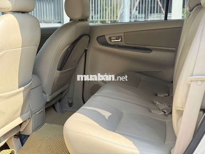 Toyota Innova 2013 2.0 G 100.000 km