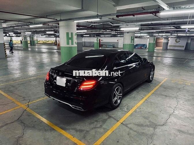 Mercedes-Benz E200 2020 Độ mâm S400 Đen