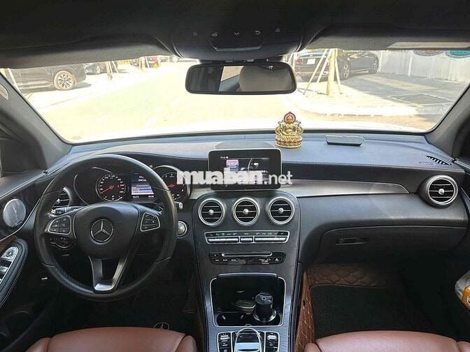 Mercedes-Benz GLC300 4Matic 2018 Model 2019