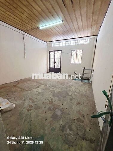 Nhà nguyên căn 4❌20+1 gác suốt có ban công hẻm tải.LVQưới,BTân